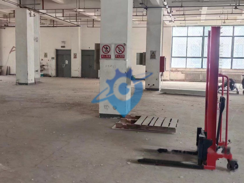 出租石家庄高新区工业园区标准厂房一楼1100平