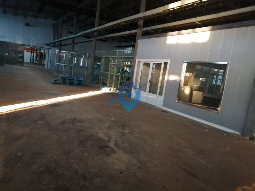 紧邻高速口标准厂房出租